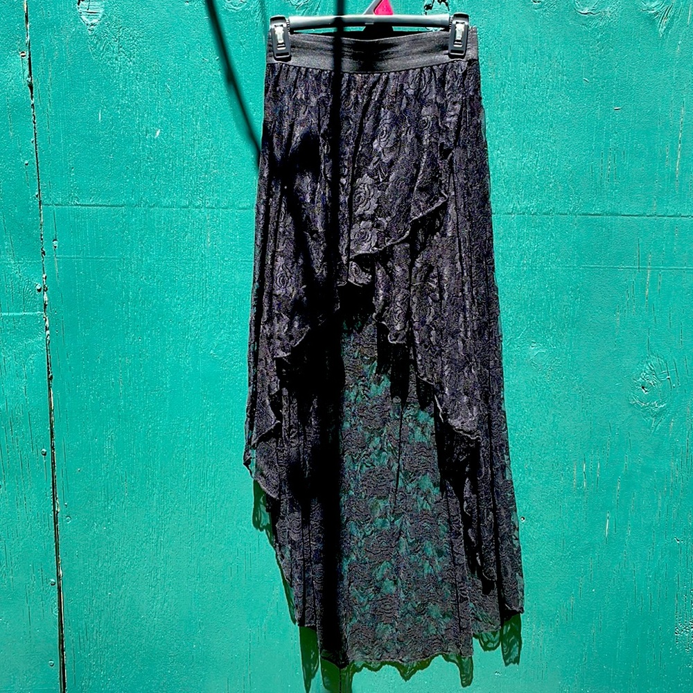 Black lace hi-lo skirt by Drama Gold, Size M.